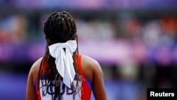 La corredora cubana Melissa Padrón, al finalizar la ronda de relevos 4x400 m, en el Stade de France, Saint-Denis, Francia, durante las Olimpíadas de París 2024. (REUTERS/Sarah Meyssonnier/Archivo)